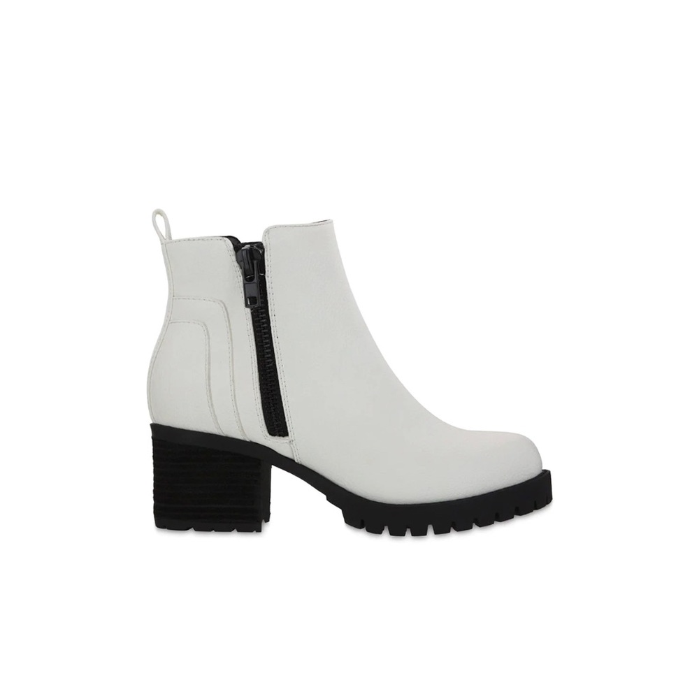 Mia Payson White Boots - Picture 9 of 11